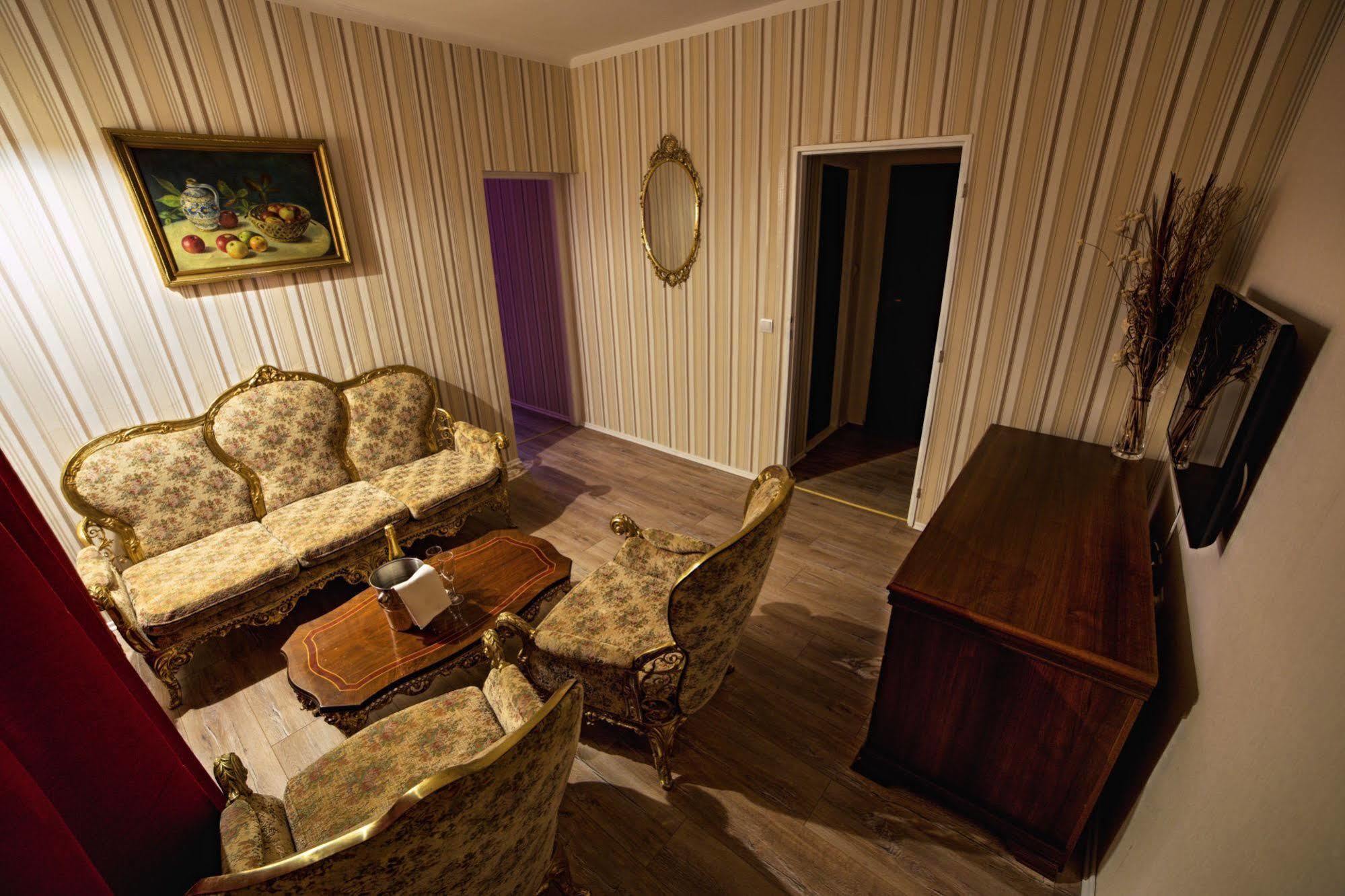 Penzion Benatky Piest'any Extérieur photo